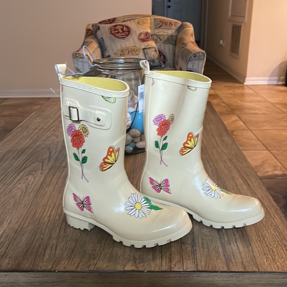 Garden water boots, great for gardening 👩‍🌾 - Picture 2 of 2